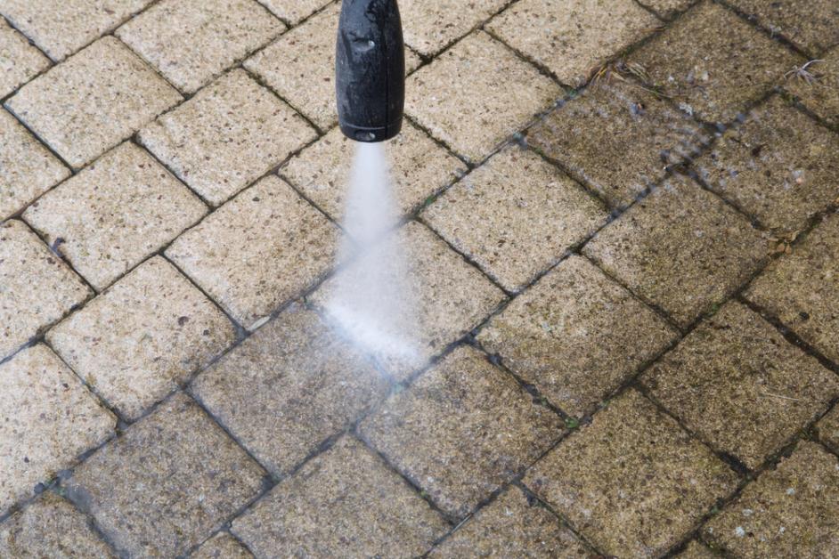 3 Important Reasons To Power Wash Your Industrial Kitchen Floor