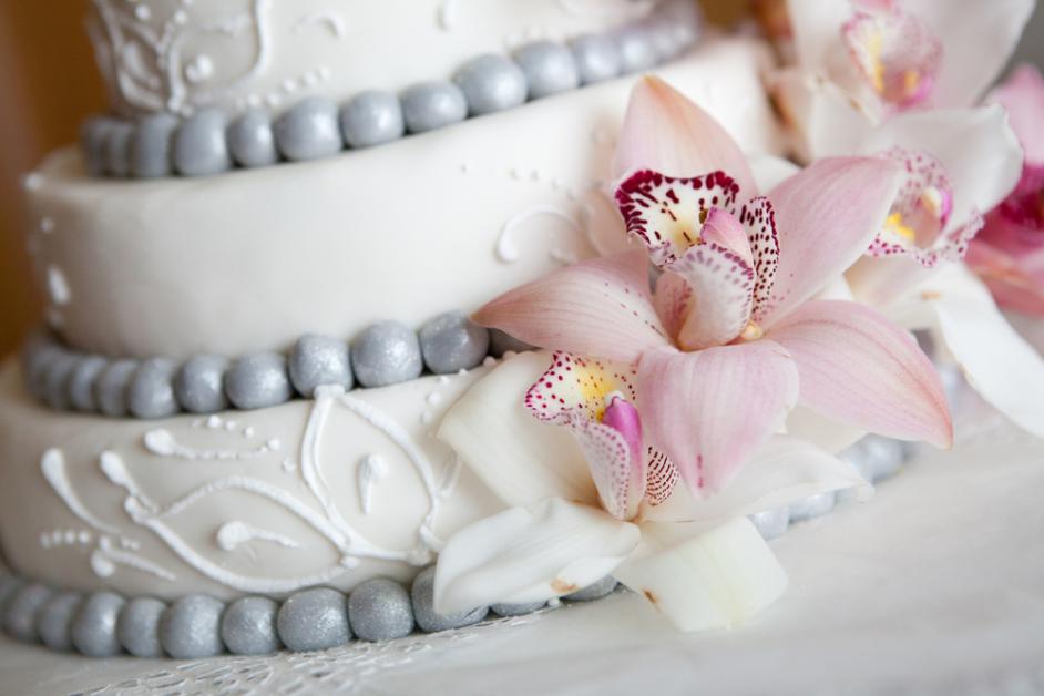 4 Fresh Flower Ideas For Wedding Cakes Ke Nui Kitchen Waimea